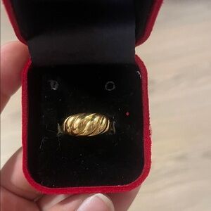 Elegant Gold-Tone Women's Ring